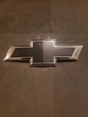 A44153 Chevrolet 19 20 21 22 Chevy Silverado 1500 Front Grille Emblem Badge
