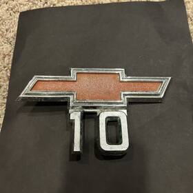 P-3893751 Chevrolet 1967-1968 C-10 Truck Gm#3893751 Fender Badge Logo Emblem Used Vintage