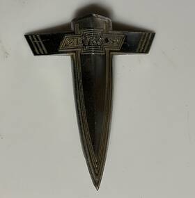 T-14289 Chevrolet Original 1938 Grille Emblem Master Deluxe Coupe Truck Rat Rod Sedan V8
