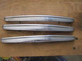 2276520 Chrysler Mopar 1963 New Yorker Fender Lower Trim Bar Ornament Louver