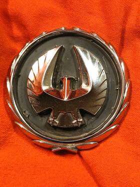 3796049 Chrysler 1975 Imperial Lebaron Trunk Lock Cover Medallion Used