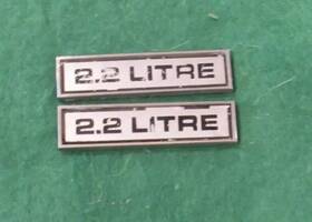 3811445 Chrysler 1975 1976 Cordoba 2.2 Litre Metal Truck Lid Emblem Lot No Pins