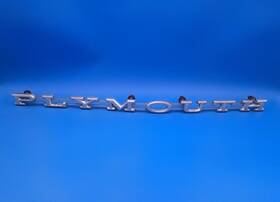 38751-a Chrysler 1974-1976 Plymouth Voyager Front Grille Emblem Nameplate 30ftft Oem