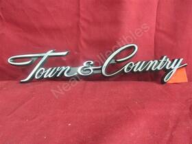 5261193 Chrysler Nos Oem Town And Country Lift Gate Nameplate Emblem 1991 -95