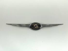 5288940aa Chrysler 2000-2001 Concorde Front Grill Emblem Badge Medallion Used