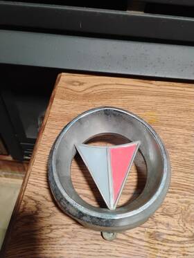 2417952 Chysler Co 2417953 64 Plymouth Valiant Front Grille Emblem Badge Aamb