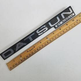 76890-04w00 Datsun By Nissan Original Oem Fender Badge 76890 04w00