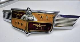 1252677 Desoto 1949 50 Hood Emblem Nice Oem
