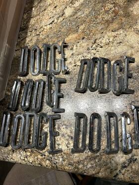 2501721-2501724 Dodge 1964-1970 A100/a108 Van Grille/back Door Emblem