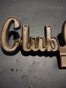 3731048 Dodge 63259 1972-1977 Club Cab 200 Fender Emblem Chrome