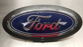 Pc3z-8213-b Factory/oem Cracked Plug 2023-2024 Ford F250 F350 Front Grille Emblem With Camera