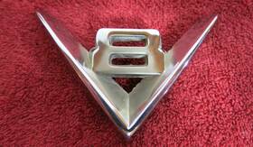 1-rc-8259 Fomoco 1951 1952 1953 Ford Truck V8 Emblem Badge Vintage Upper Valance Fender