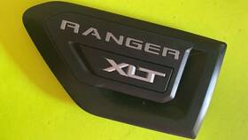 166001 Ford 19 23 Ranger Xlt Fender Vent Black /silver Left Side Emblem Kb3b