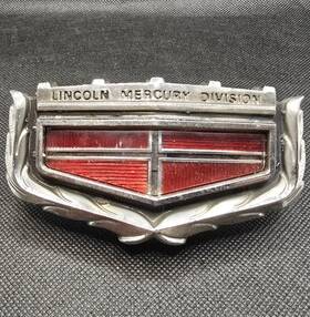 16850ab Ford Vintage 1970s Lincoln Mercury Division Hood Emblem Monterey Marquis D14b