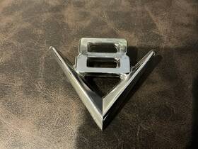1ba-16237 Ford Vintage Used 1950s Small Chrome V8 Fender Emblem Body Badge