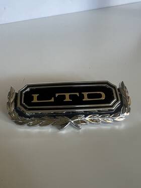 27893-kbc-c9yb-65 Ford Nos Vintage 1969 Galaxie Ltd Door Panel Emblem 20978-a