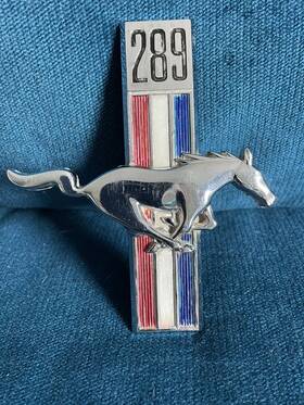 32400 Ford 1967-68 Mustang 289 Running Horse Fender Emblem Rh Passenger Side Fomoco