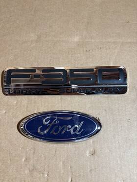 5c34-16b114-a Ford 2005-2007 F-350 Super Duty Lariat Tail Gate Rear Back Emblem Badges Oem
