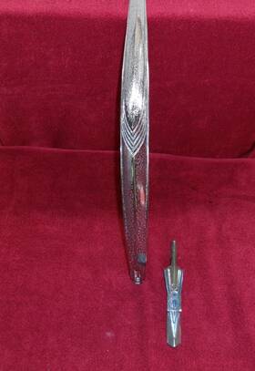 91-a-8018-b Ford 1939 V8 Deluxe Oem Hood Ornament 91-a-8018-b/8215-c Used