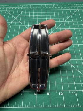 9h6z-16098-a Ford Used Genuine Oem Right Passenger Side Fender Emblem For 2010-2012 Lincoln Mkz