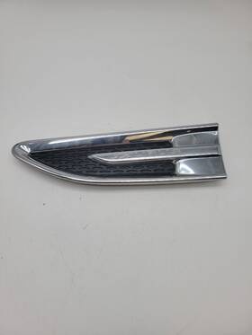 Ag13-16179-bb Ford 2010 Taurus Front Driver Side Fender Vent Emblem Trim Chrome