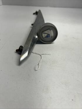 Bac-16851-a Ford Vintage Original 1957 Fairlane / Ranchero Hood Ornament