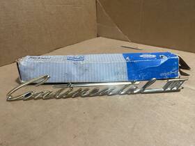 Bak-16098-b Ford Fender Emblem Gold 1958 Lincoln Continental Iii Nos Oem