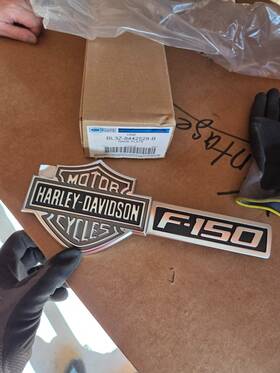 Bl3z8442528b Ford 2010 2011 2012 F150 Harley Davidson 8 Foot Style Side Box Tail Gate Emblem Decal