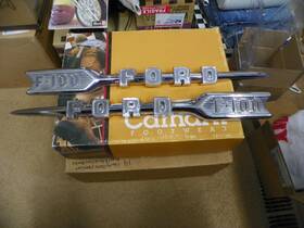C0tb16720 Ford C0tb16721 Lh/c0tb16720 1960 F-100 Hood Emblems Left And Right Side