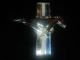 C4zb-16229 Ford Tr-059 Mustang Right Fender Emblem Vintage Oem