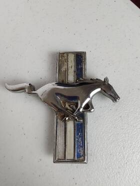 C4zb-16c2289-b Ford 1965-1966 Oem Mustang Gt Fastback Conv Rh Front Fender Running Pony Emblem