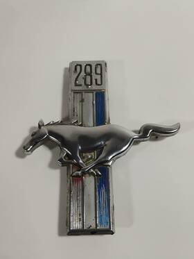 C7zb-16c228-a Ford 67 Mustang Convertible Fender Emblem Running Horse C7zb-16c228-a Ford 67 Mustang Convertible Fender Emblem Running Horse