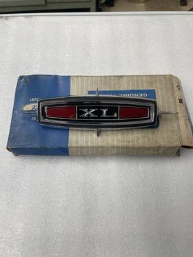 C8ab63517a56a Ford 1968 Factory Original Nos Xl Trim Ornament Emblem