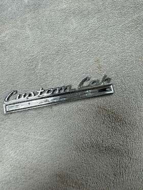 C8tb-8140683-a Ford 1967 1968 Truck Custom Cab Vintage Emblem