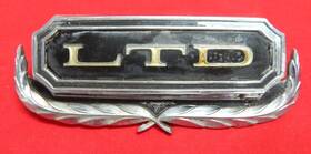 C9ab-5448600b Ford Vintage Ltd Chrome Trunk Deck Lid Lock Cover Emblem 1969 1970
