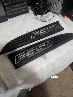 Cc34-35000a73-aaw Ford 2011-2016 F350 Super Duty Xl Left Right Pair Fender Emblem Badge Oem
