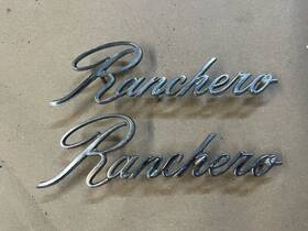 D0oz-16098-f Ford 70 71 Ranchero 72 Squire Fender Emblems Pair 1970 1971 1972