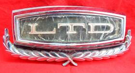 D2ab-6543600-aa Ford Vintage Ltd Chrome Trunk Deck Lid Lock Cover Emblem