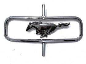 D3zz-8419-a Ford Oem 1973 Mustang Grille Racetrack And Running Horse Emblem