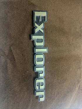 D4tb-9925632-da Ford Oem 1973-1979 Explorer Truck Emblem All Pins