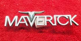 D0dz-16098-a Ford Dodb-16098-b 1970-1974 Maverick Front Fender Emblem With Mounting Clips