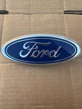 E2tb-9843156-a Ford E2tb-8c020-a 1982-1989 F-150 F150 Front Grille Badge Emblem Oem