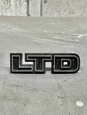 E3db-5442550-aa Ford Vintage 1980s Ltd Car Vehicle Emblem Badge