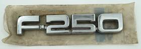 E7tz-16720-b Ford Genuine Oem Nos F-250 Front Fender Emblem Chrome Plastic