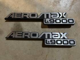 E8ht-16a636-aa Ford 1988-98 Aeromax L9000 Hood Emblem Set Of Two Pair Oem