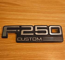 F2tb-16b114-fa-ba Ford 1992-1997 Inch F-250 Custom Plastic Fender Emblem - P/n