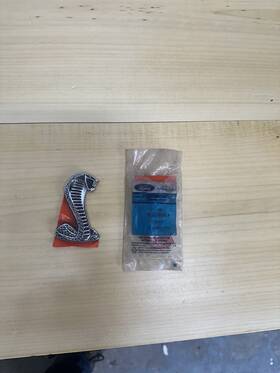 F3zz-16228-a Ford Cobra Emblem