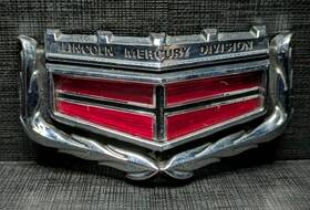 8b343aa Ford Fomoco 1971 Lincoln Mercury Division Monterey Marquis Grill Badge/emblem Chrome Used