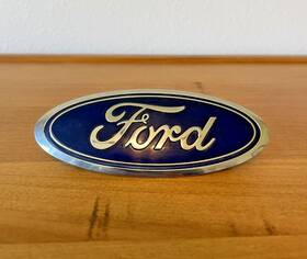 Gj54-402a16 Ford 2017-2019 Escape Rear Tail Gate Oval Emblem Oem