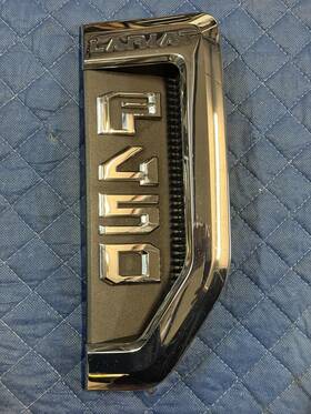 Hc3b35000a72 Ford 2018 2019 F250 Lariat Front Passenger Right Chrome Fender Emblem Oem